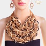 Collar Grande Dorado Tejido con Perlas y Cinta Negra