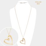 Collar Largo Dorado con Dije en Forma de Corazón