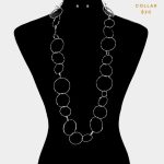 Collar Largo Plateado con Hoops