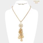 Collar Dorado con Dije de Monedas