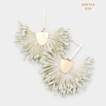 Aretes Largos Pétalos Grises Abanico