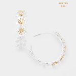 Aretes Argollas Hoops Plateadas con Detalles de Flores en Dorado