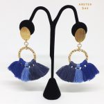 Aretes Statement Aro Dorado con Tassel Azul